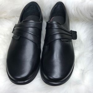 Apex Slip Resistent Loafers Sz 8 in EUC